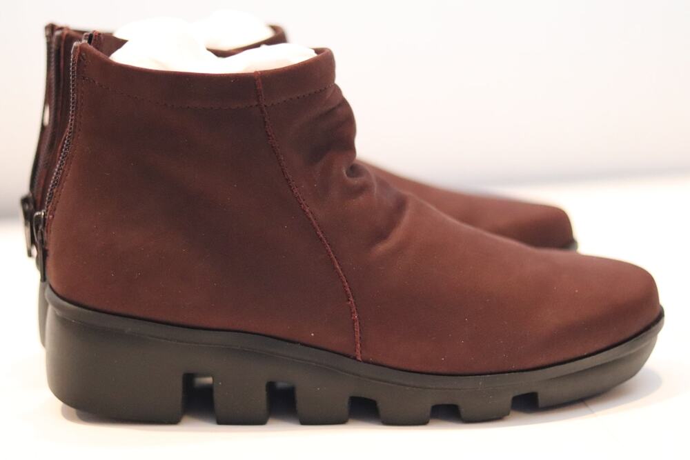 L'Amour Des Pieds Boots Sz 6